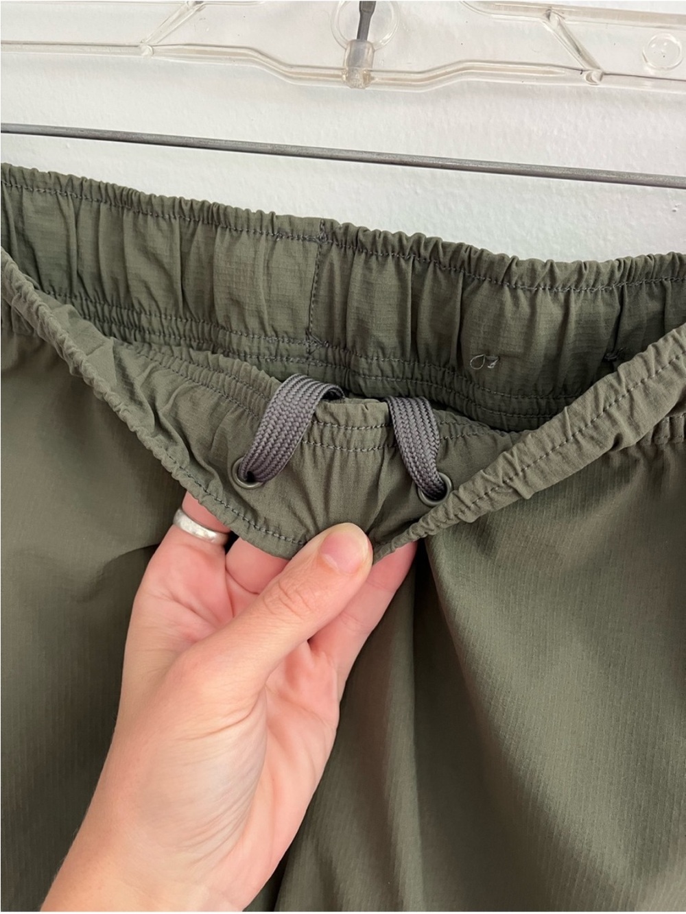 tek gear Men’s Olive Green Athletic Shorts Elastic Waist Breathable Outdoor Sz M - Picture 3 of 6